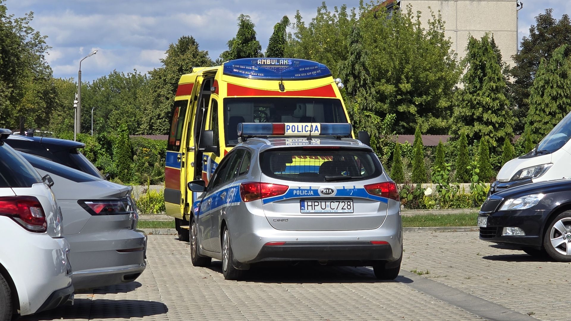 Potrącona rowerzystka przy kościele (ZDJĘCIA)