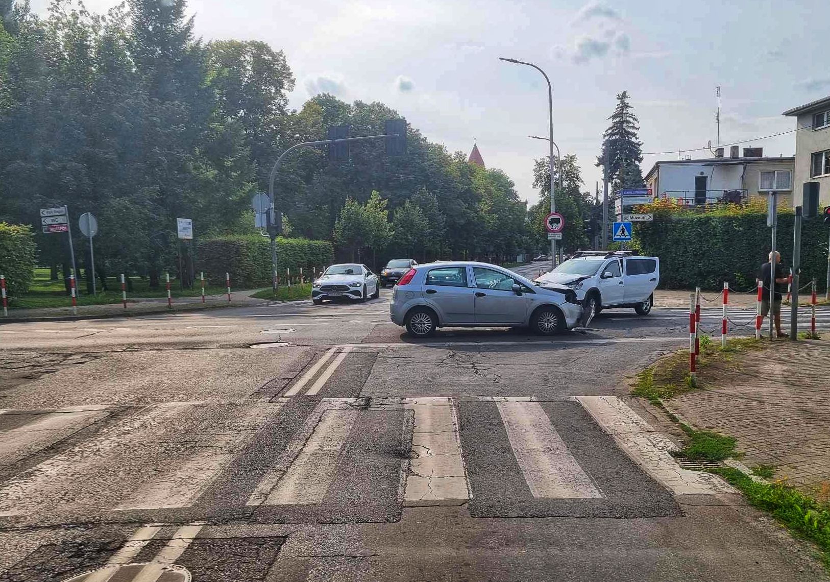 Światła nie pomagają uniknąć kolizji na tym skrzyżowaniu